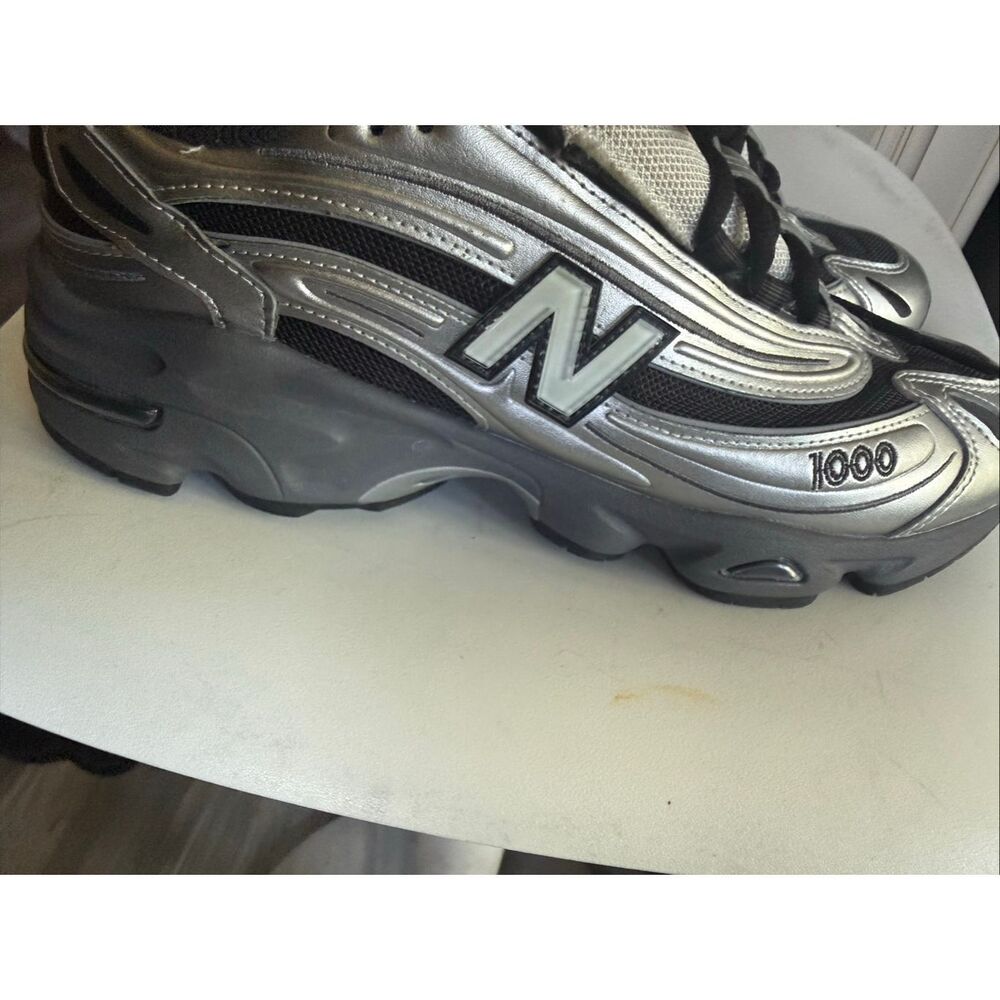 New Balance Men's Metallic M1000 Lace-up Sneakers Silver Size 9 - Picture 15 of 15